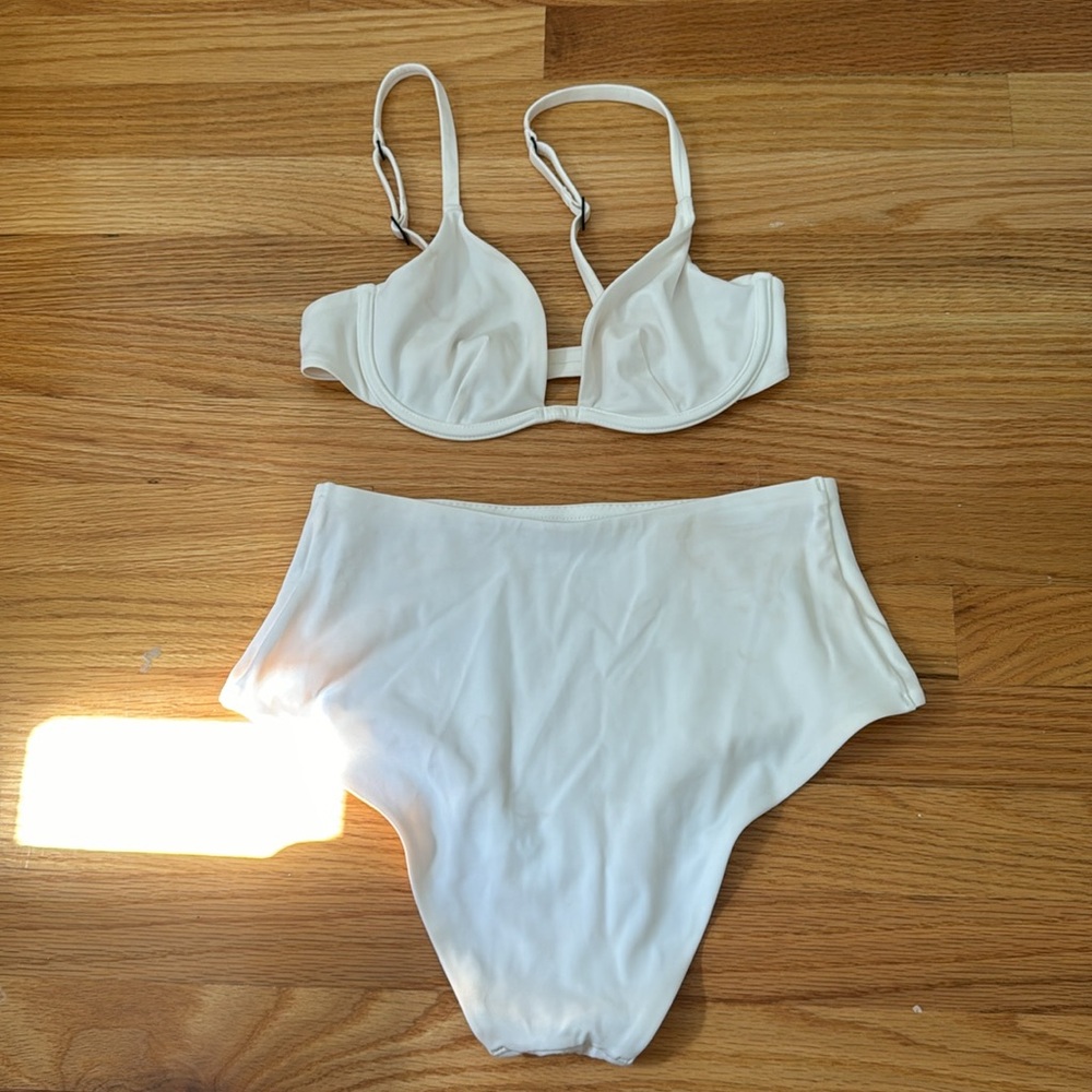 CUUP The Plunge Swim Top in Shell 32 C